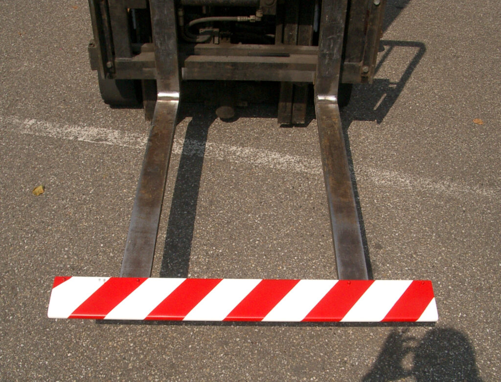 Gabelzinkenschutz und Arbeitsbühne